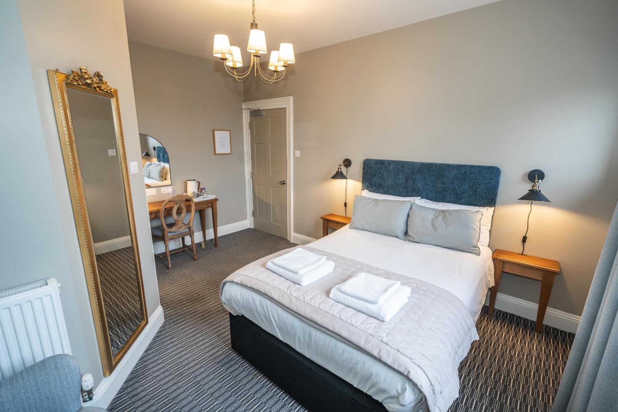 The Lazy Goose - Coffee House & Bedrooms Claypits Zimmer foto