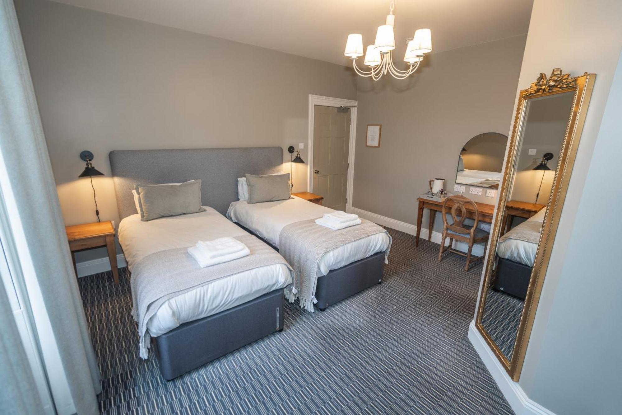 The Lazy Goose - Coffee House & Bedrooms Claypits Zimmer foto